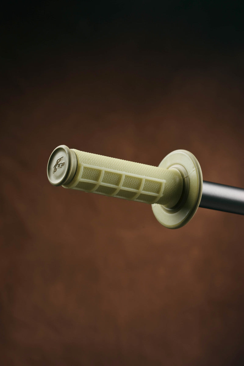 Renthal MX Dual Compound Grips 1/2 Waffle - Kevlar - Racecraft Industries