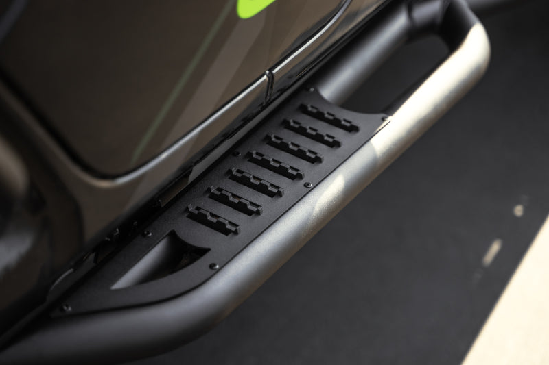 DV8 Offroad 18-23 Jeep Wrangler JL 4 Door Body/Pinch Weld Mounted Step - Racecraft Industries