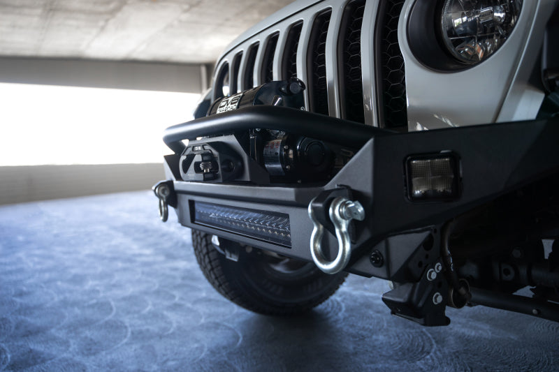 DV8 Offroad 18-23 Jeep Wrangler JL / 20-23 Jeep Gladiator JT FS-7 Mid-Width Winch Front Bumper - Racecraft Industries